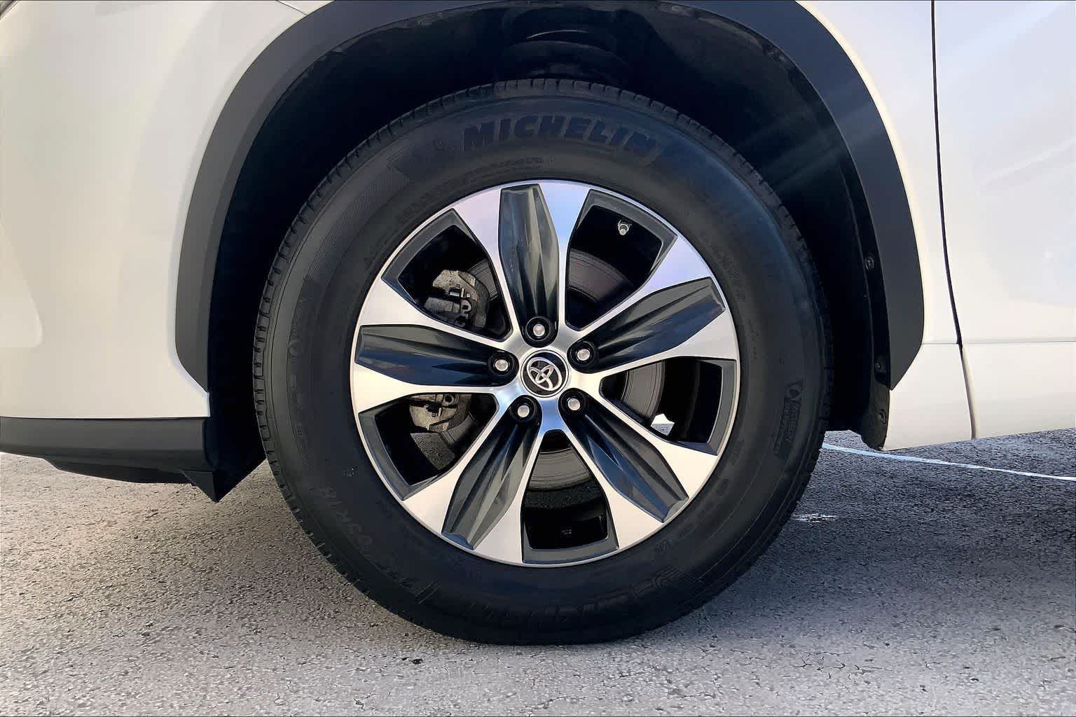 Thumbnail: 2021 Toyota Highlander - 8