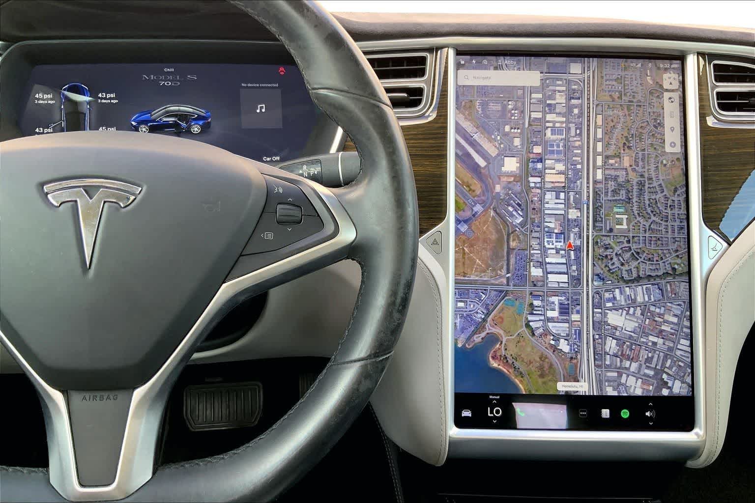 Thumbnail: 2015 Tesla Model S - 26