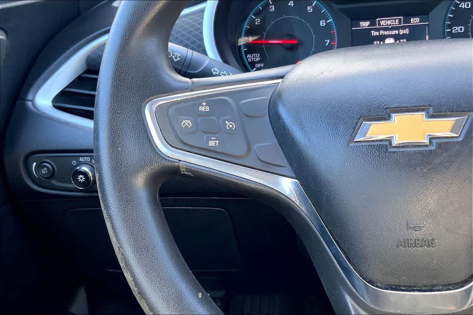 Thumbnail: 2016 Chevrolet Malibu - 24