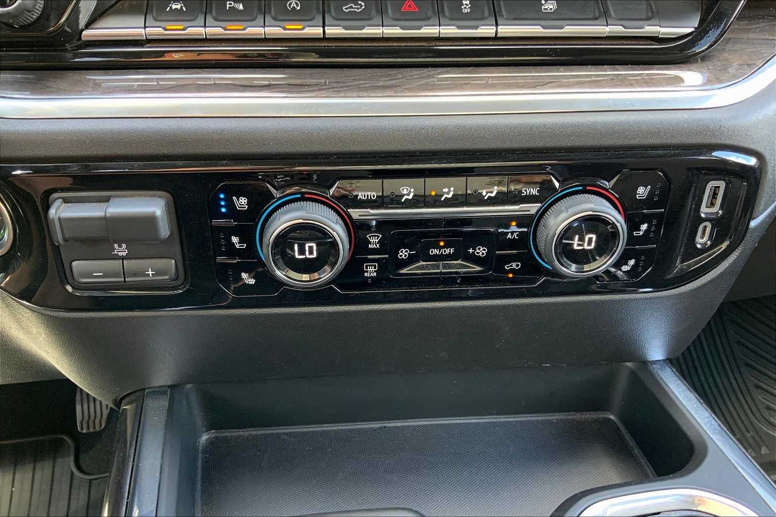 Thumbnail: 2023 Chevrolet Silverado 1500 - 35