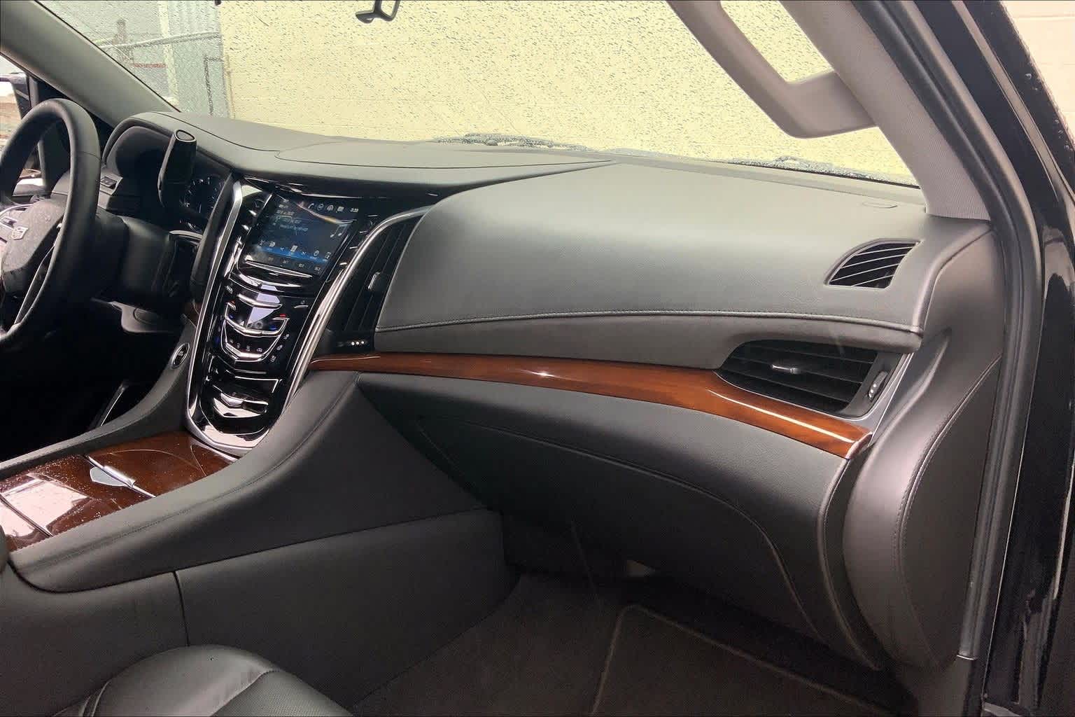 Thumbnail: 2019 Cadillac Escalade - 22