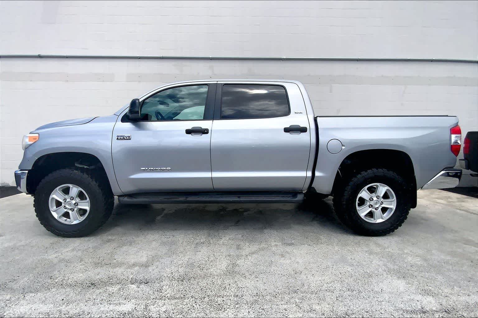 Thumbnail: 2017 Toyota Tundra - 3