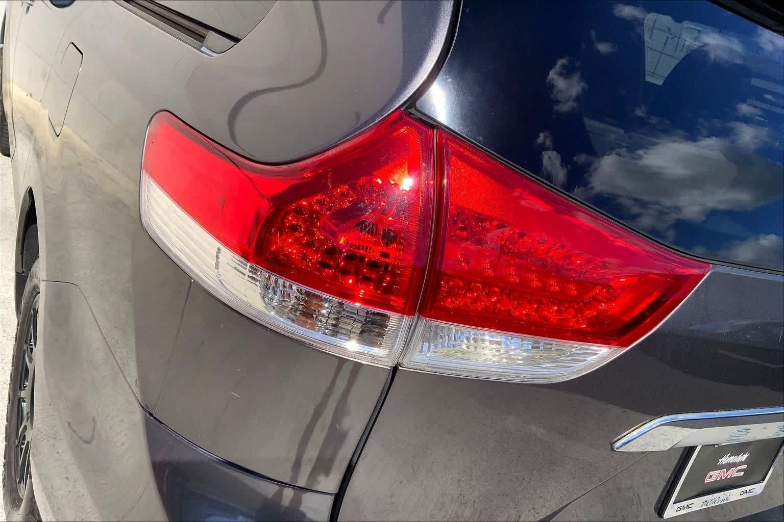 Thumbnail: 2013 Toyota Sienna - 33