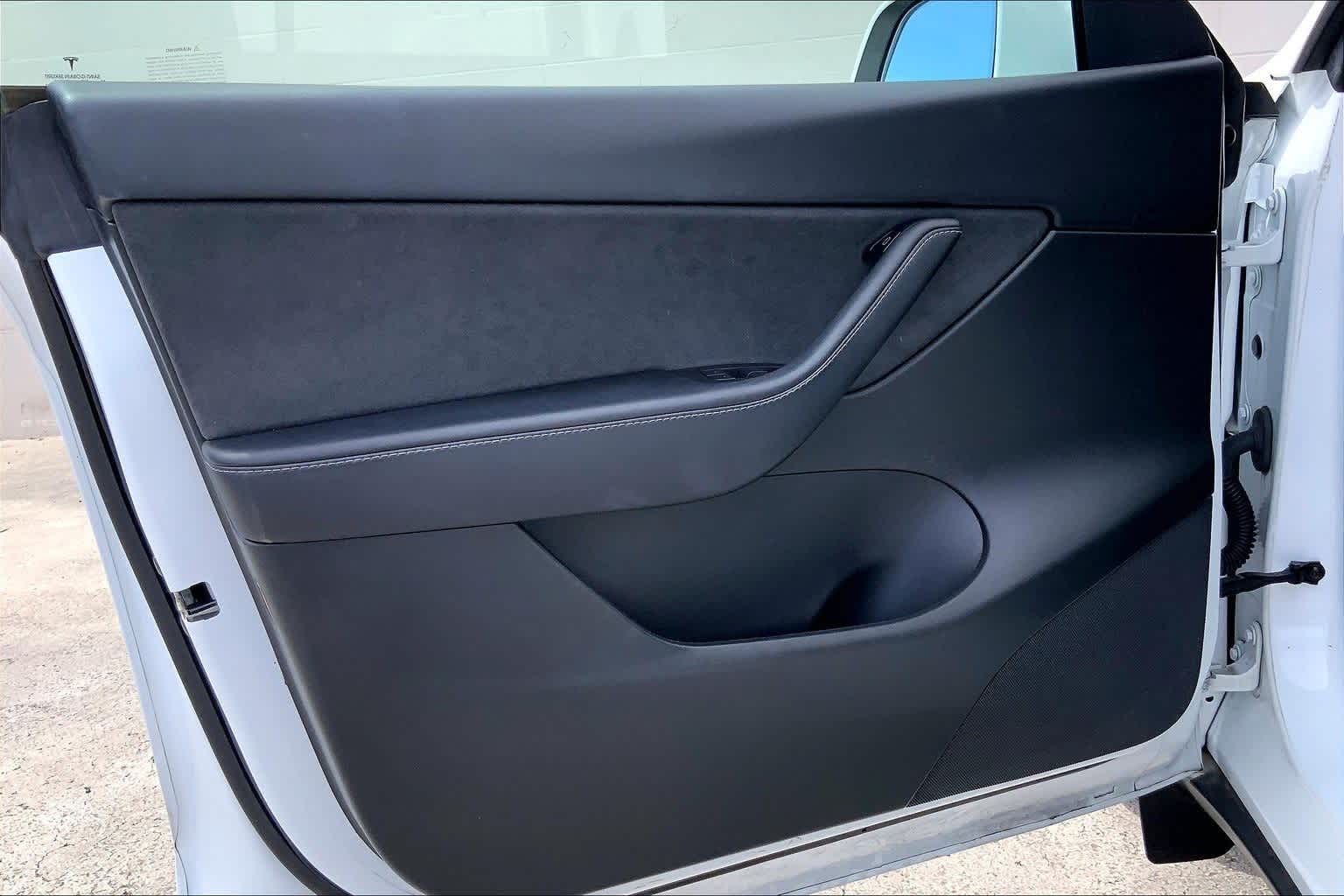 Thumbnail: 2022 Tesla Model Y - 28