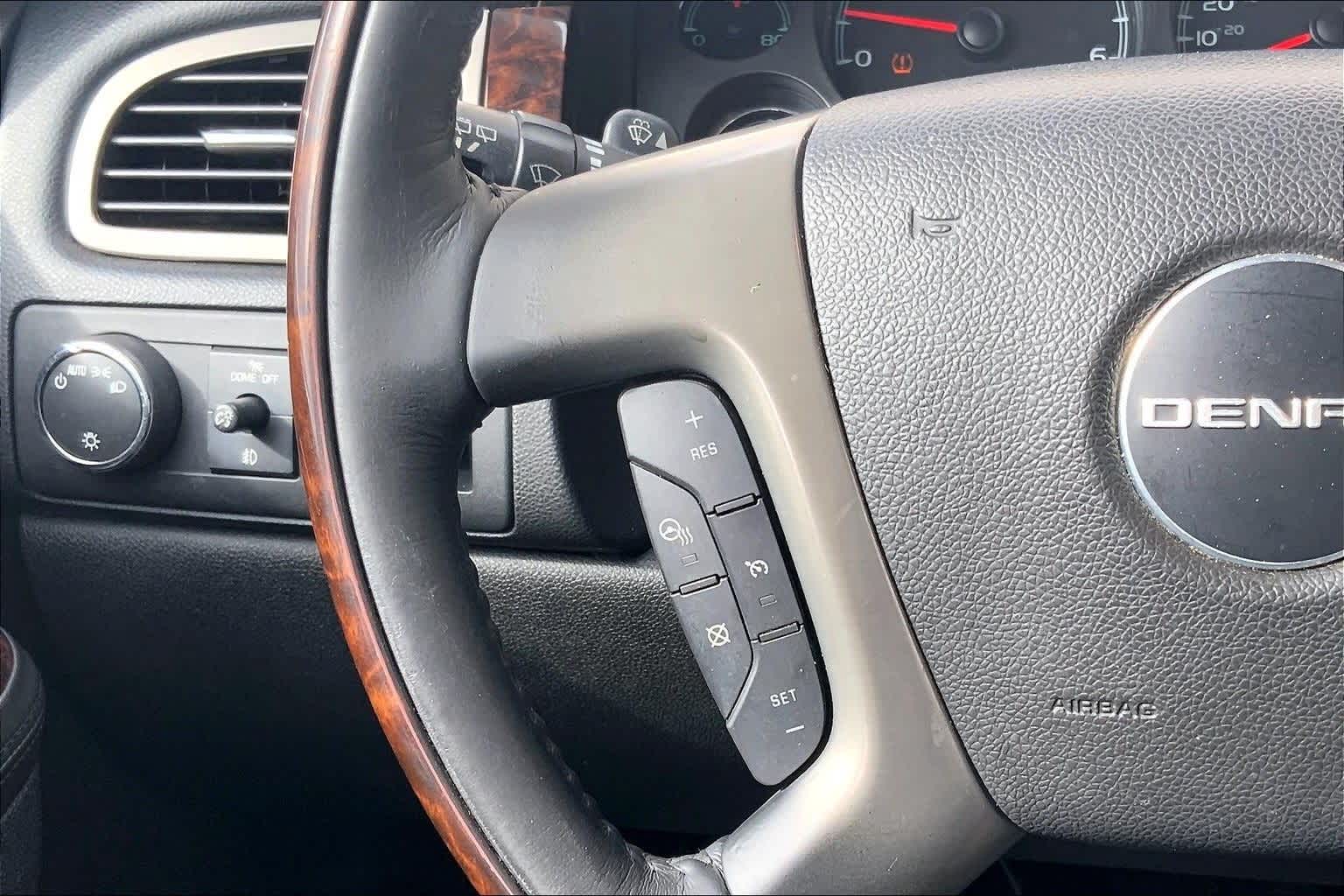 Thumbnail: 2014 GMC Yukon XL - 21