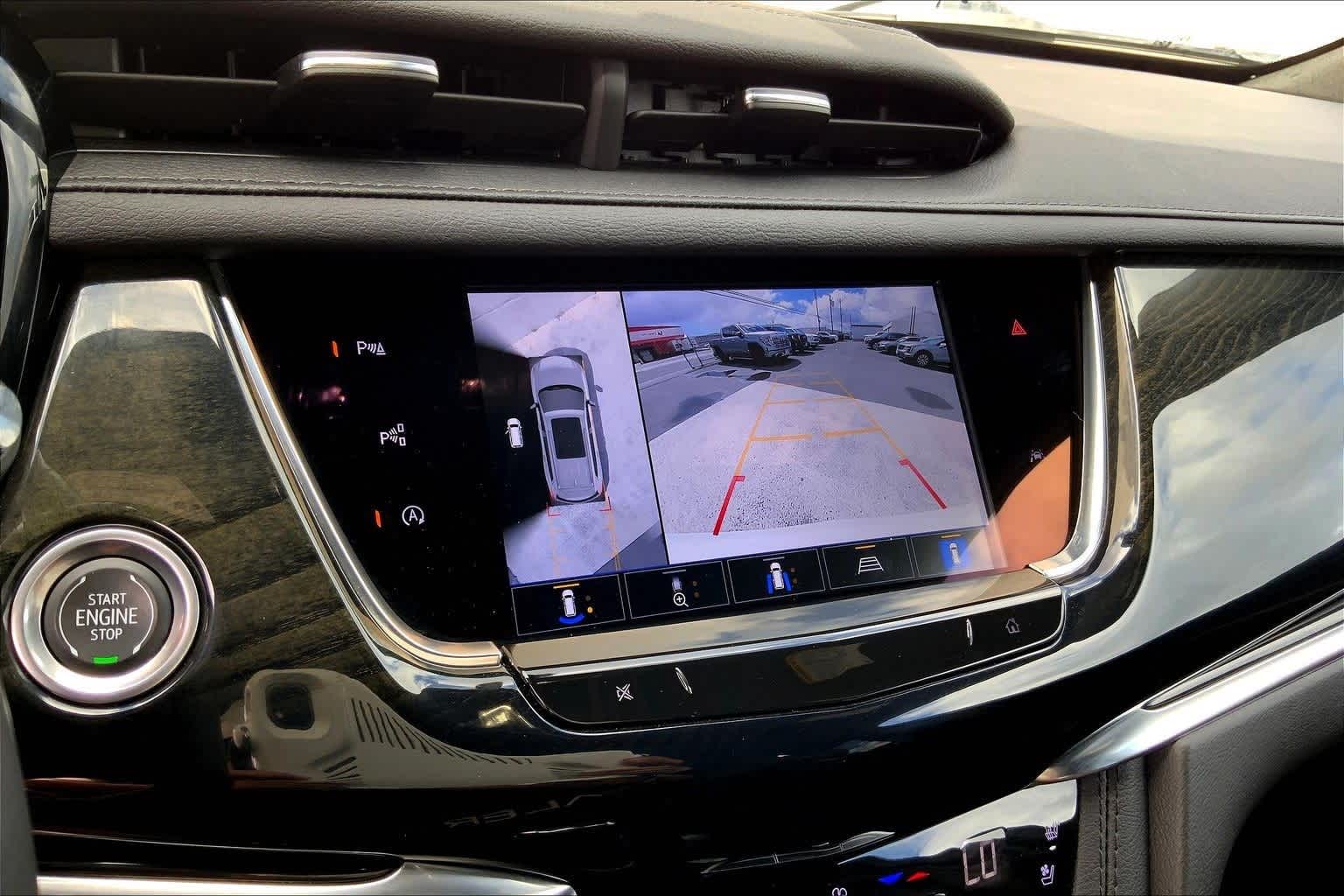 Thumbnail: 2023 Cadillac XT6 - 27