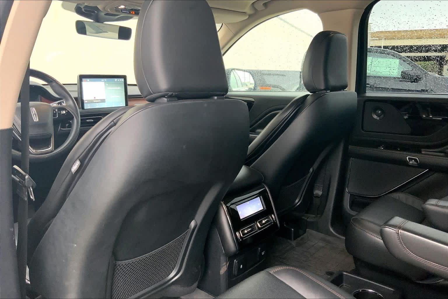 Thumbnail: 2022 Lincoln Aviator - 13