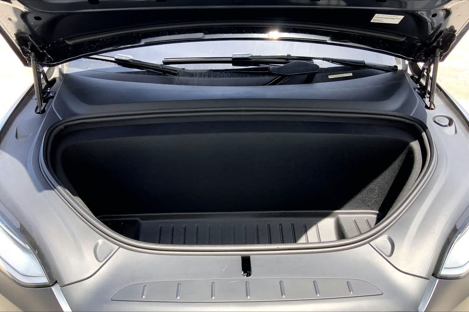 Thumbnail: 2022 Tesla Model X - 10