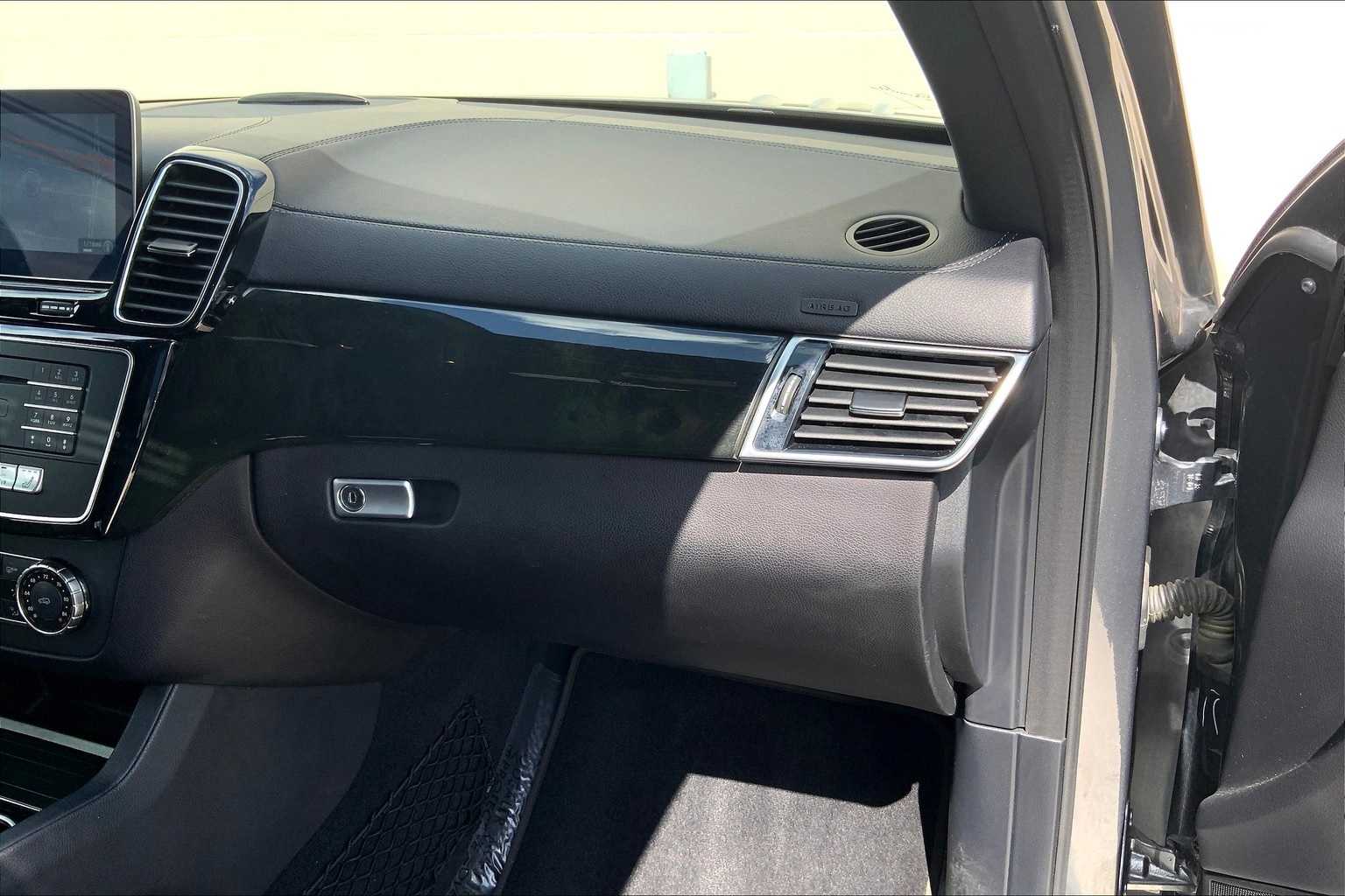 Thumbnail: 2019 Mercedes-Benz GLS - 24