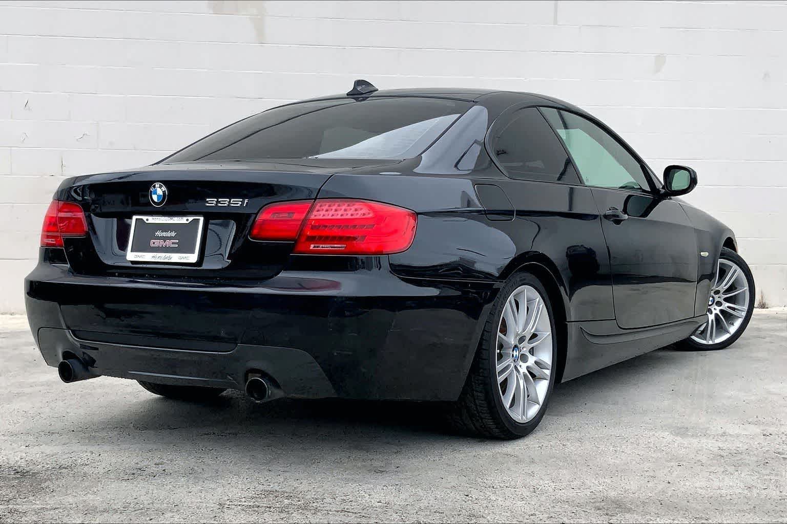 Thumbnail: 2011 BMW 3 Series - 21