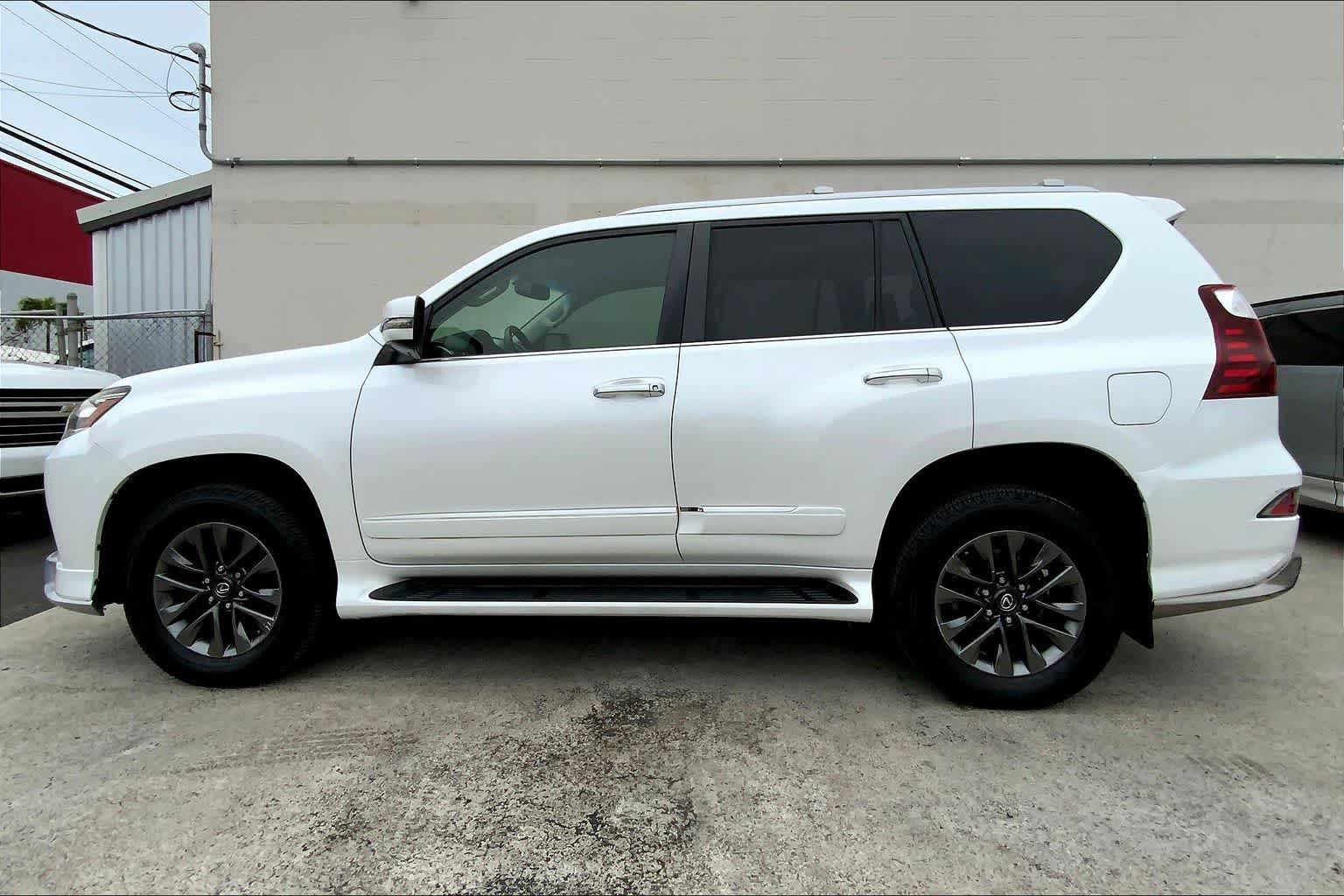 Thumbnail: 2017 Lexus GX - 4