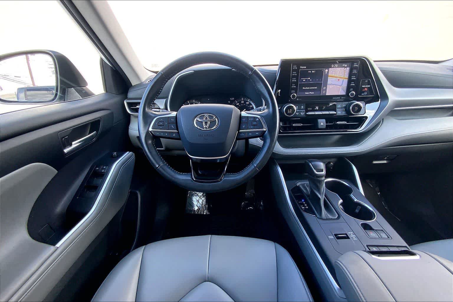 Thumbnail: 2021 Toyota Highlander - 14