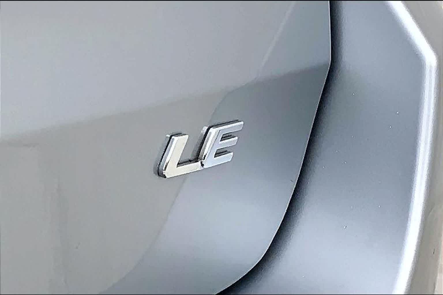 Thumbnail: 2016 Toyota Sienna - 8