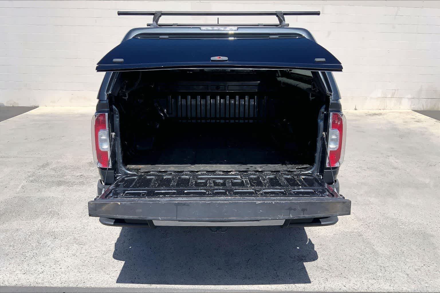 Thumbnail: 2016 GMC Canyon - 18