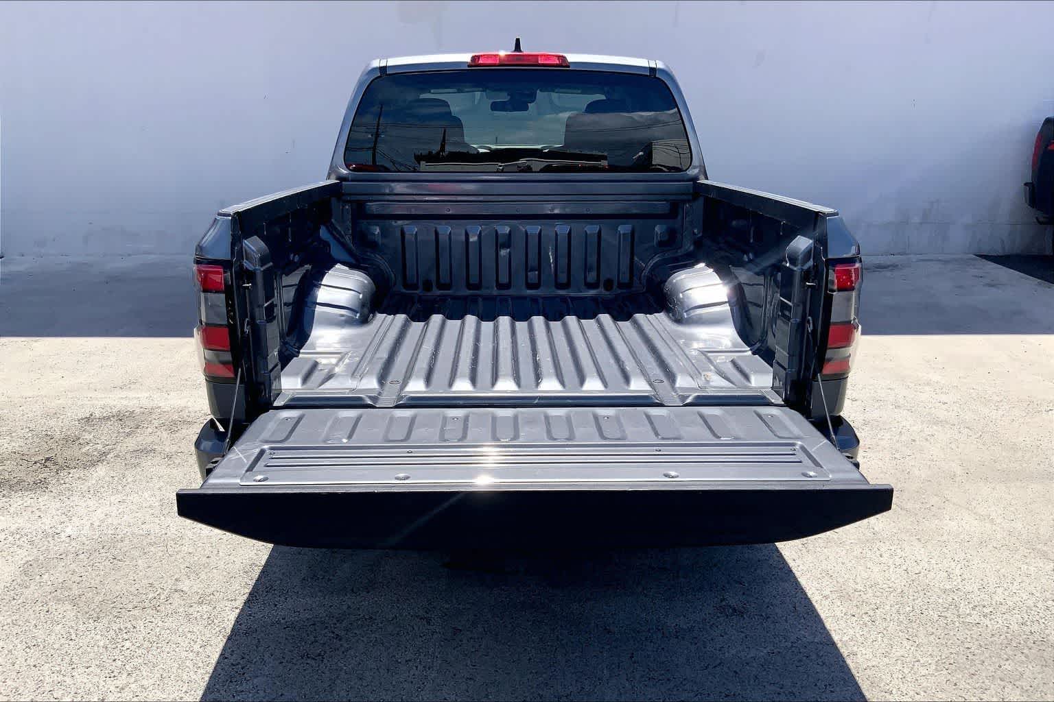 Thumbnail: 2024 Nissan Frontier - 18