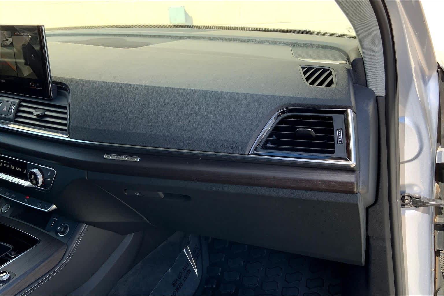 Thumbnail: 2022 Audi Q5 - 24