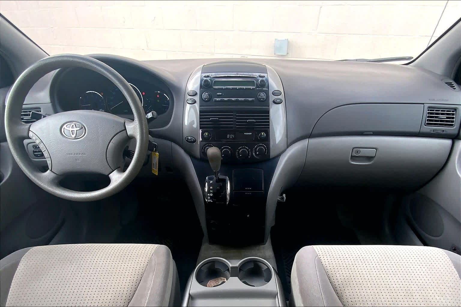 Thumbnail: 2010 Toyota Sienna - 10