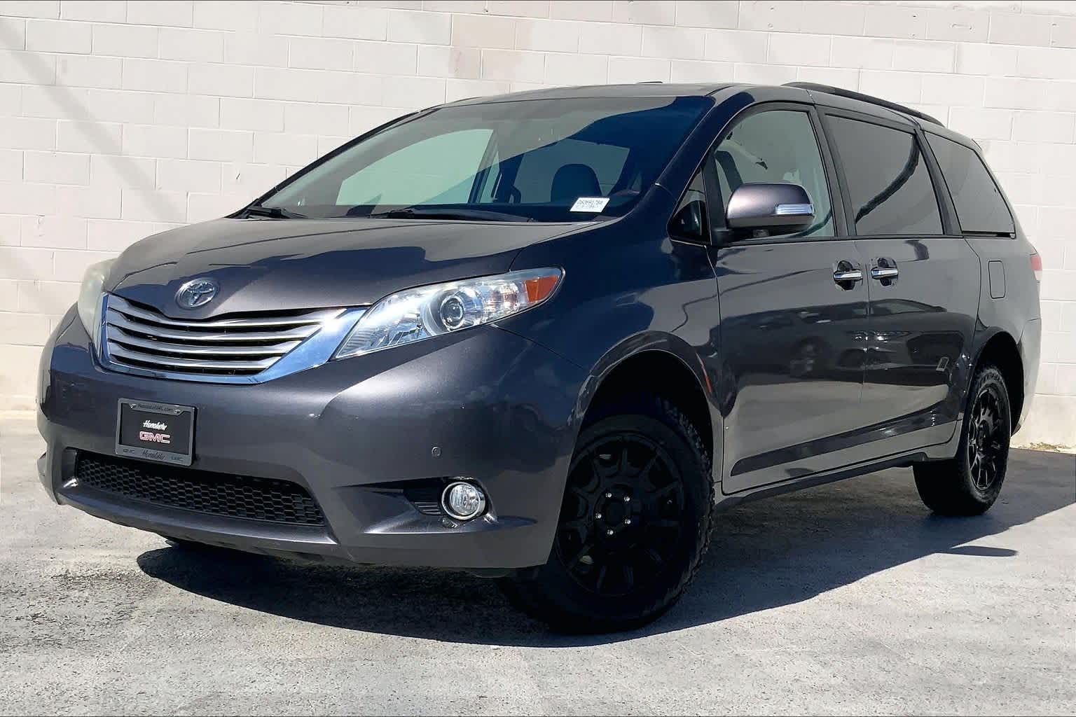 2013 Toyota Sienna Limited -
                  Honolulu, HI