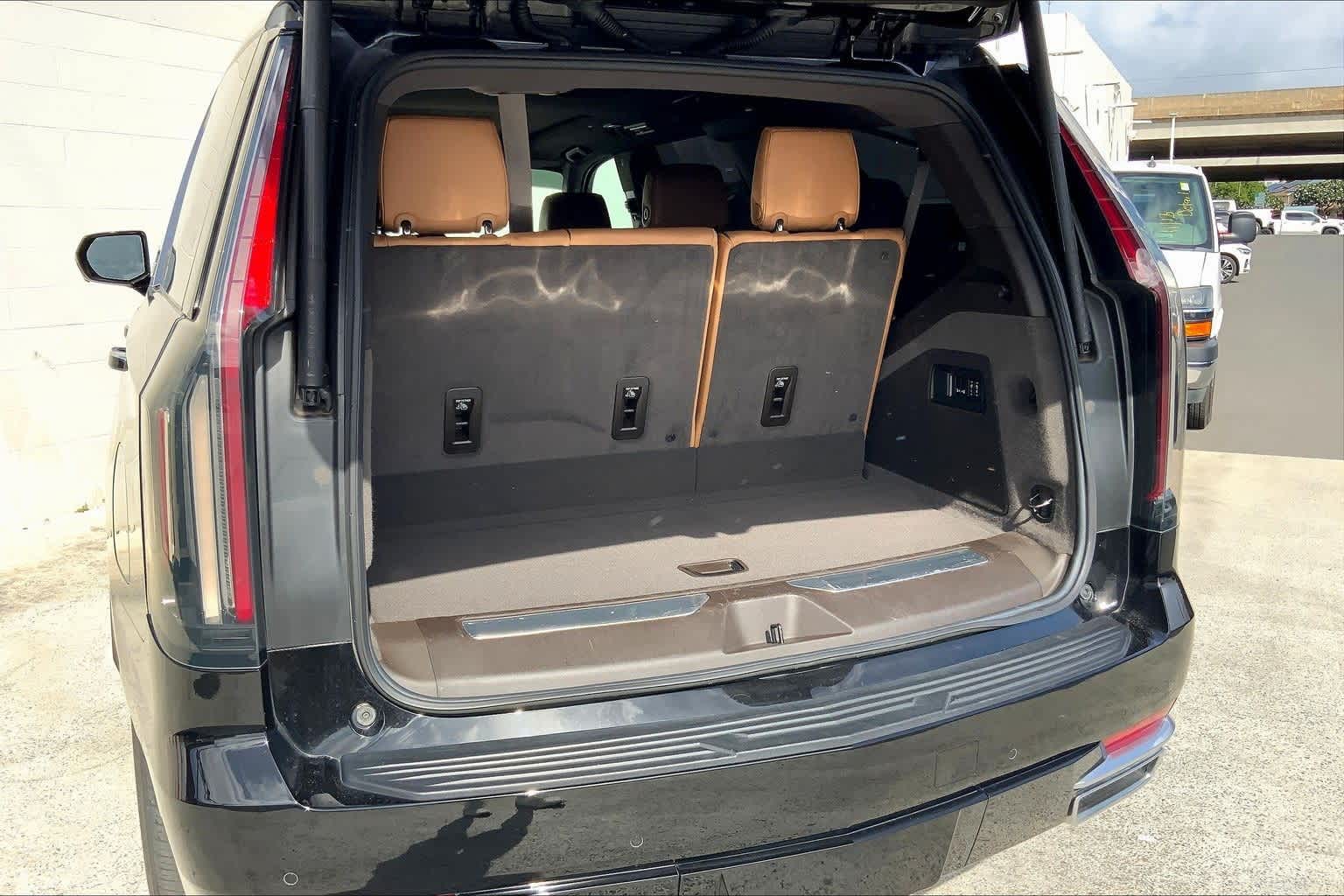 Thumbnail: 2022 Cadillac Escalade - 19