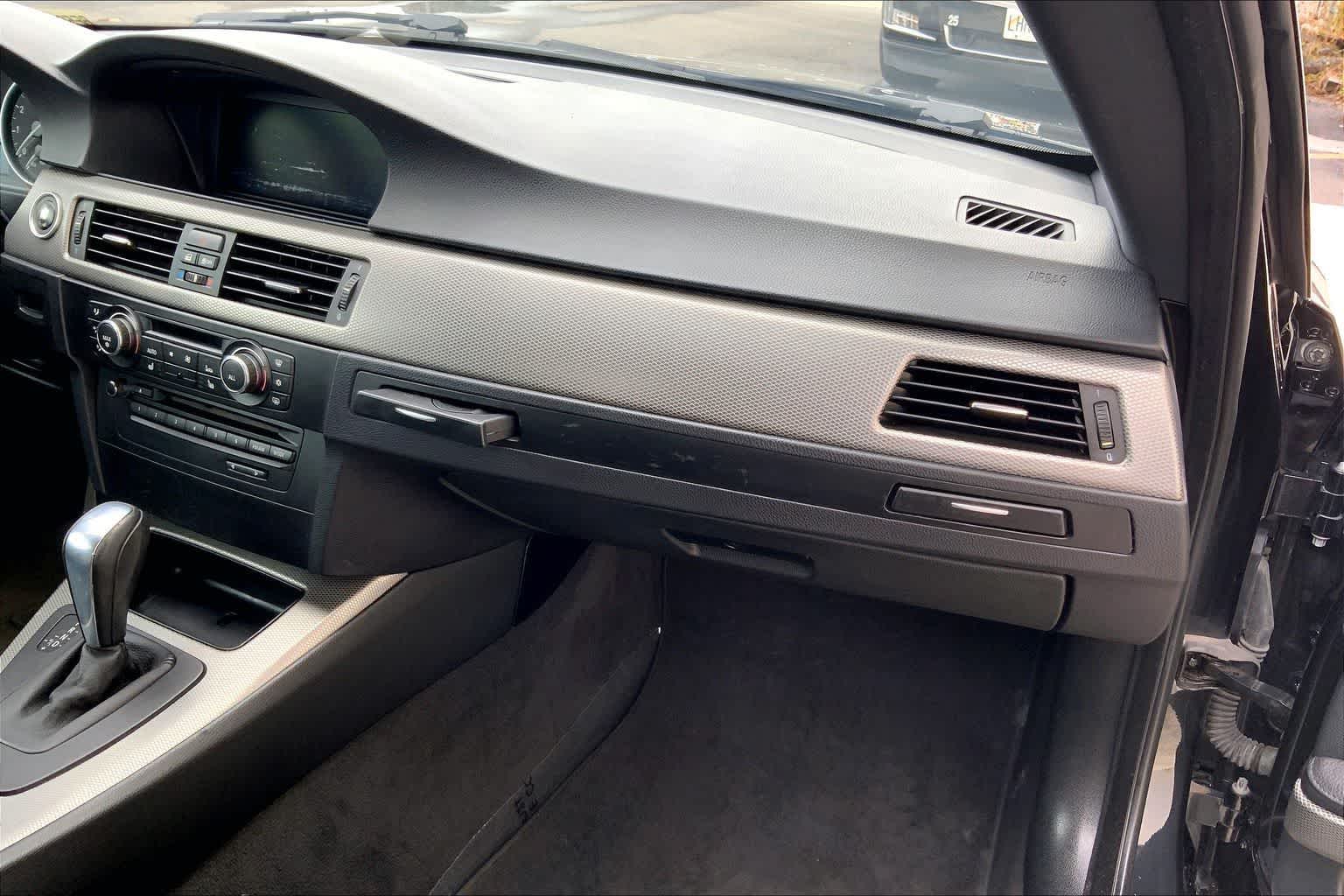 Thumbnail: 2011 BMW 3 Series - 22