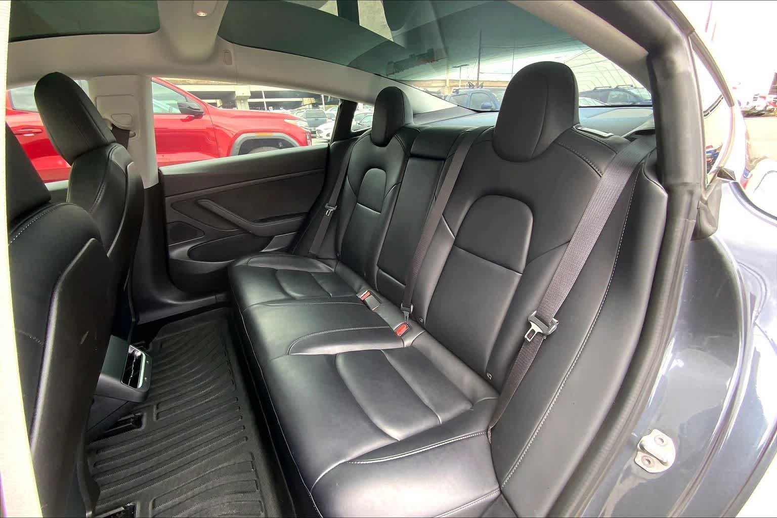 Thumbnail: 2020 Tesla Model 3 - 28