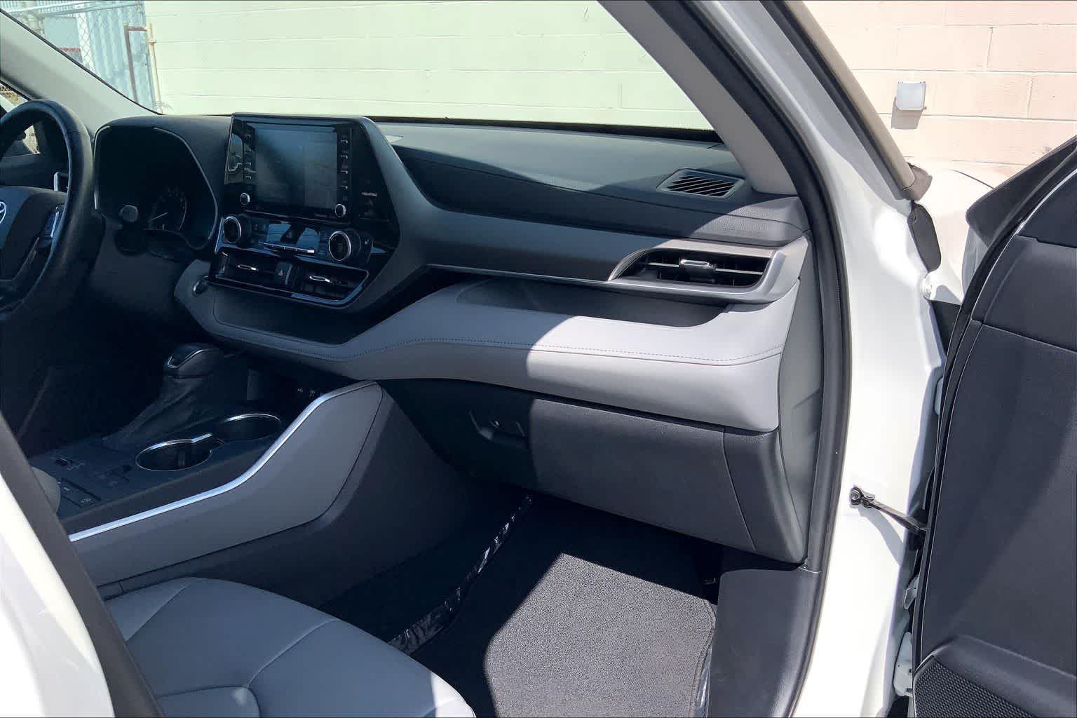Thumbnail: 2021 Toyota Highlander - 23