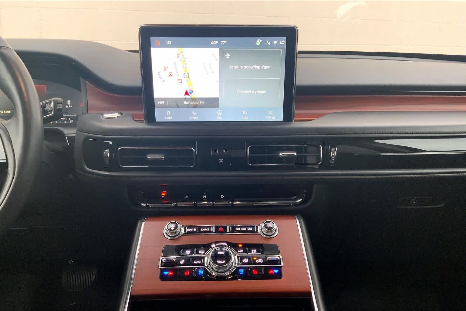 Thumbnail: 2022 Lincoln Aviator - 16