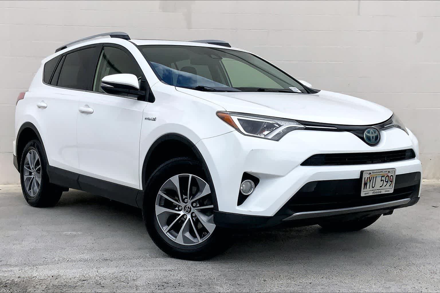 Thumbnail: 2017 Toyota RAV4 - 21