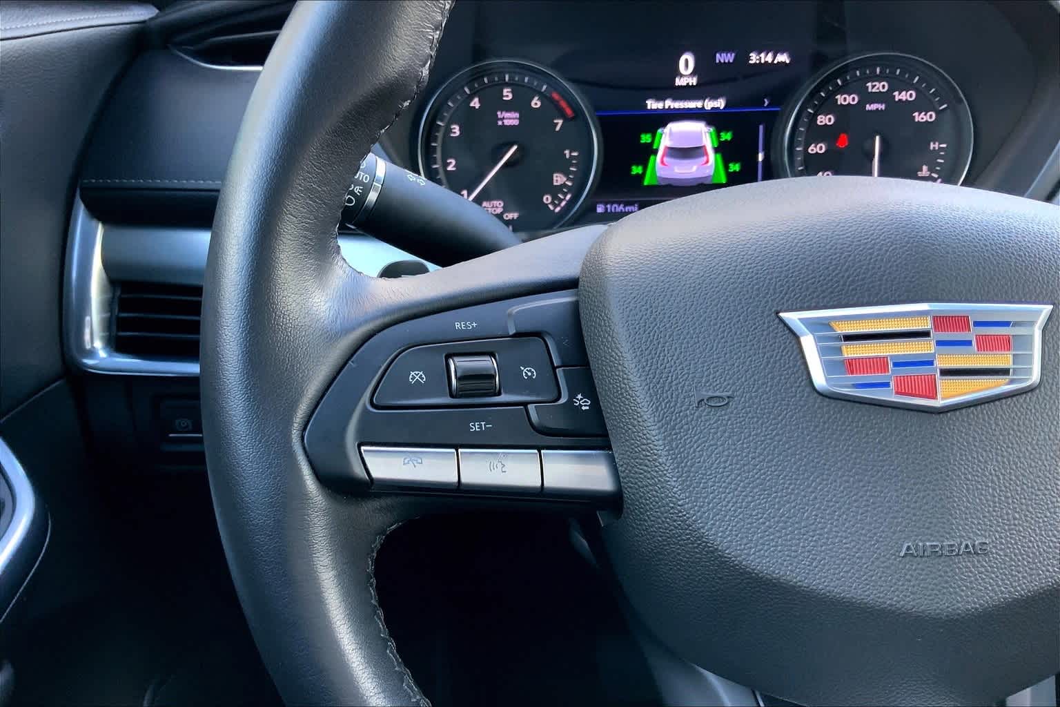 Thumbnail: 2021 Cadillac XT4 - 24