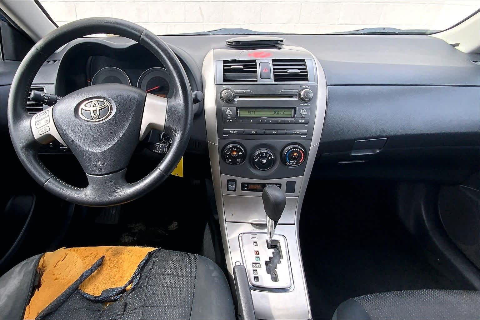 Thumbnail: 2010 Toyota Corolla - 11