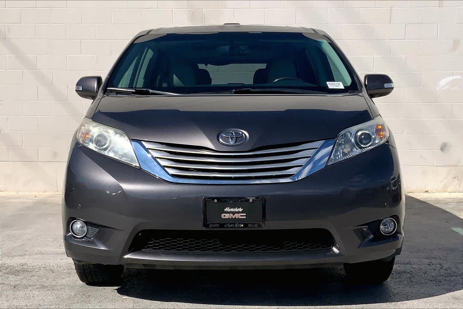 Thumbnail: 2013 Toyota Sienna - 7