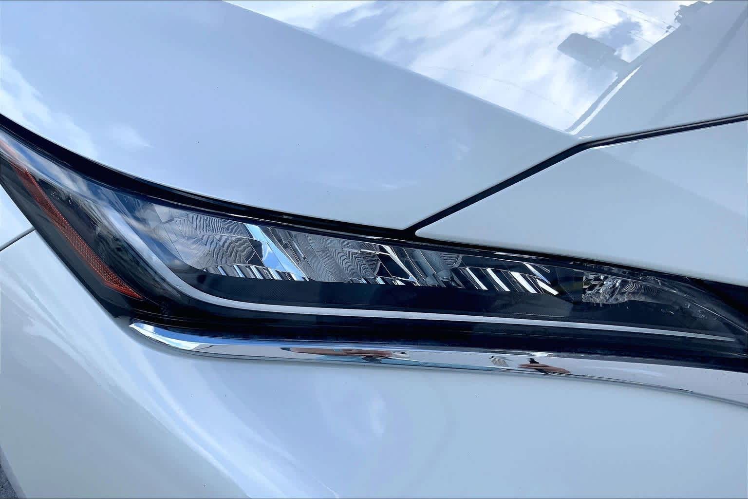 Thumbnail: 2022 Toyota Venza - 28