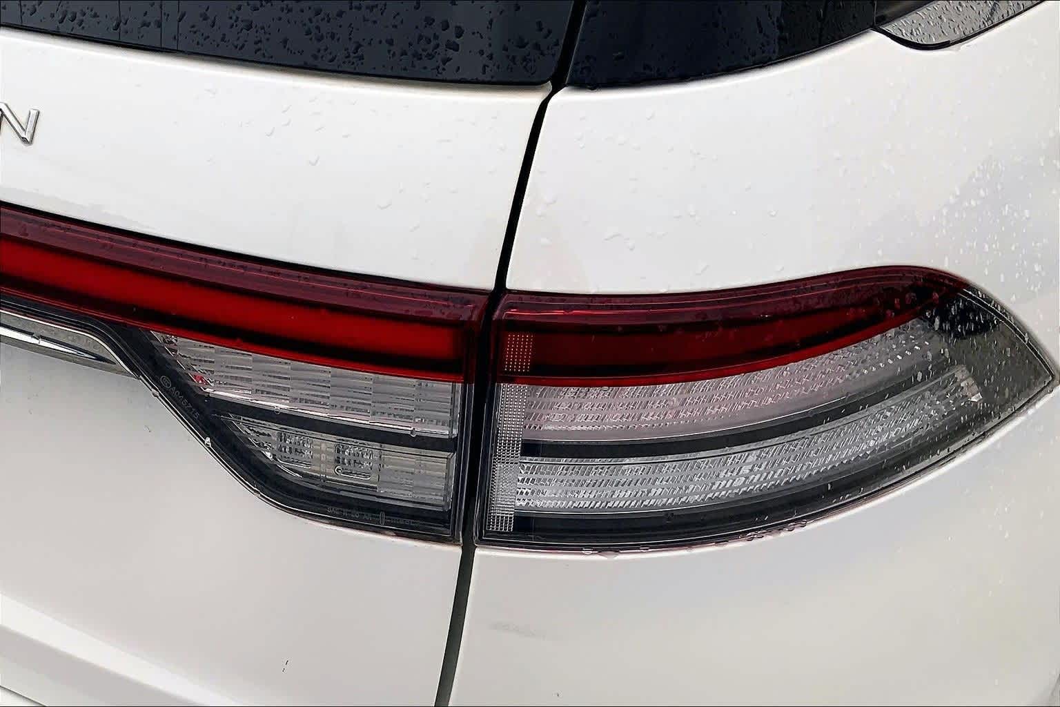 Thumbnail: 2022 Lincoln Aviator - 32