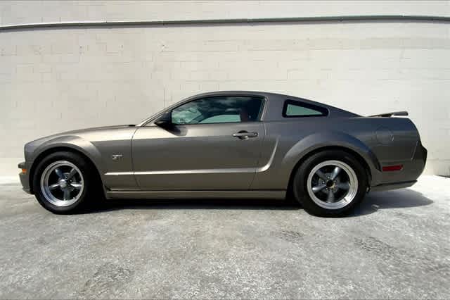 2005 Ford Mustang  4