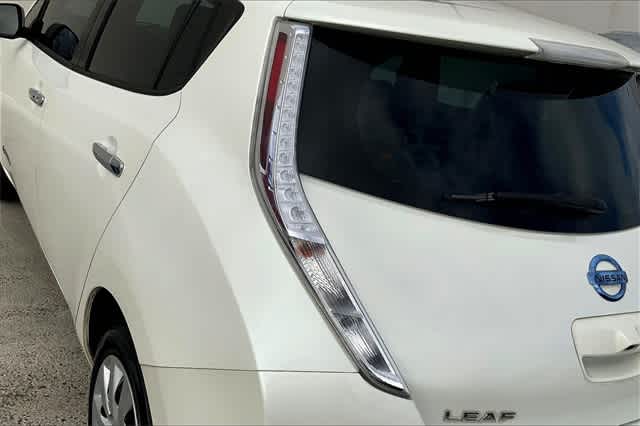 2016 Nissan Leaf S 30