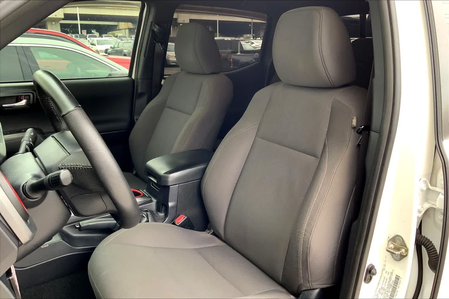 Thumbnail: 2017 Toyota Tacoma - 11