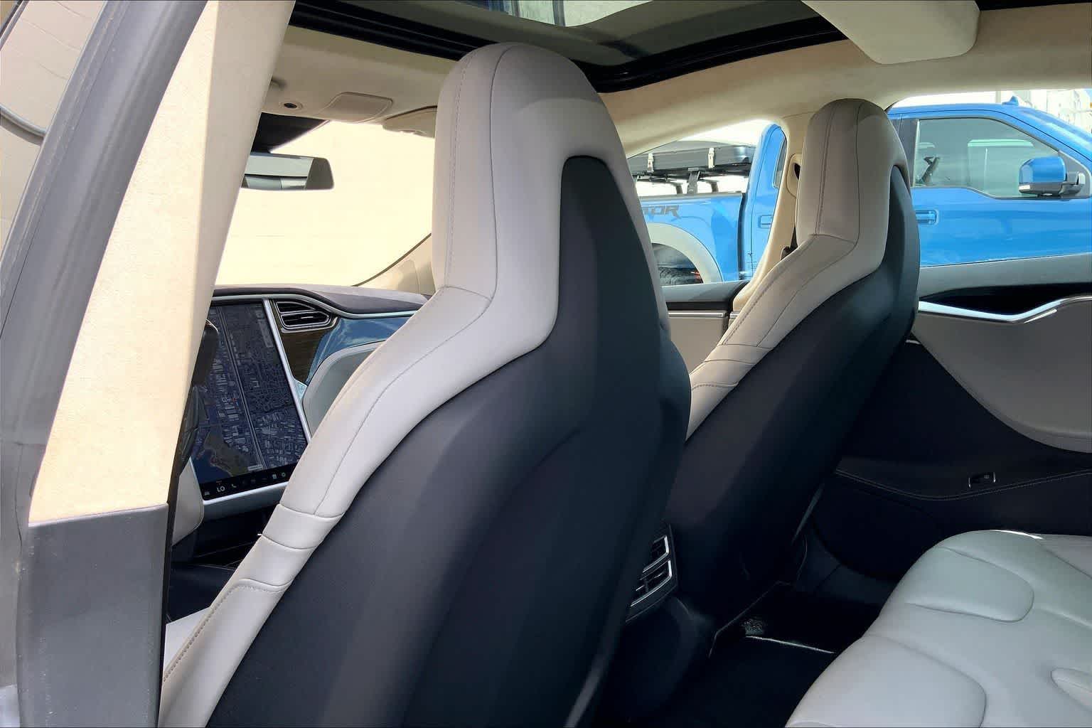 Thumbnail: 2015 Tesla Model S - 13