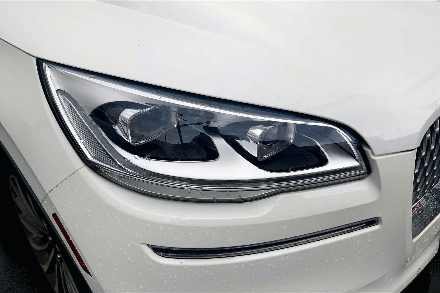 Thumbnail: 2022 Lincoln Aviator - 31