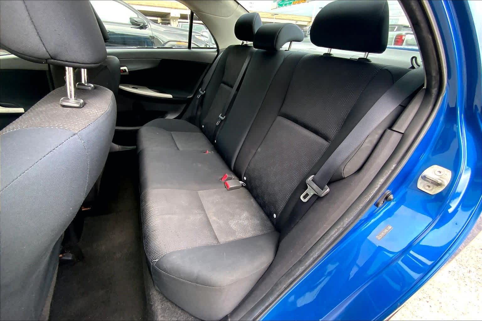 Thumbnail: 2010 Toyota Corolla - 29