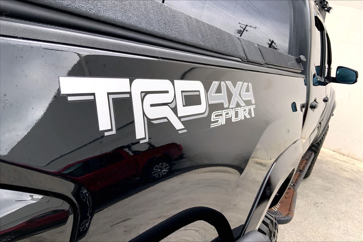 Thumbnail: 2022 Toyota Tacoma - 8