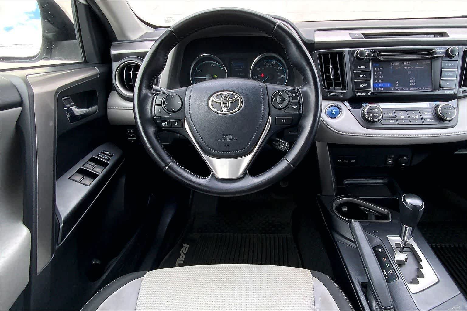 Thumbnail: 2017 Toyota RAV4 - 14