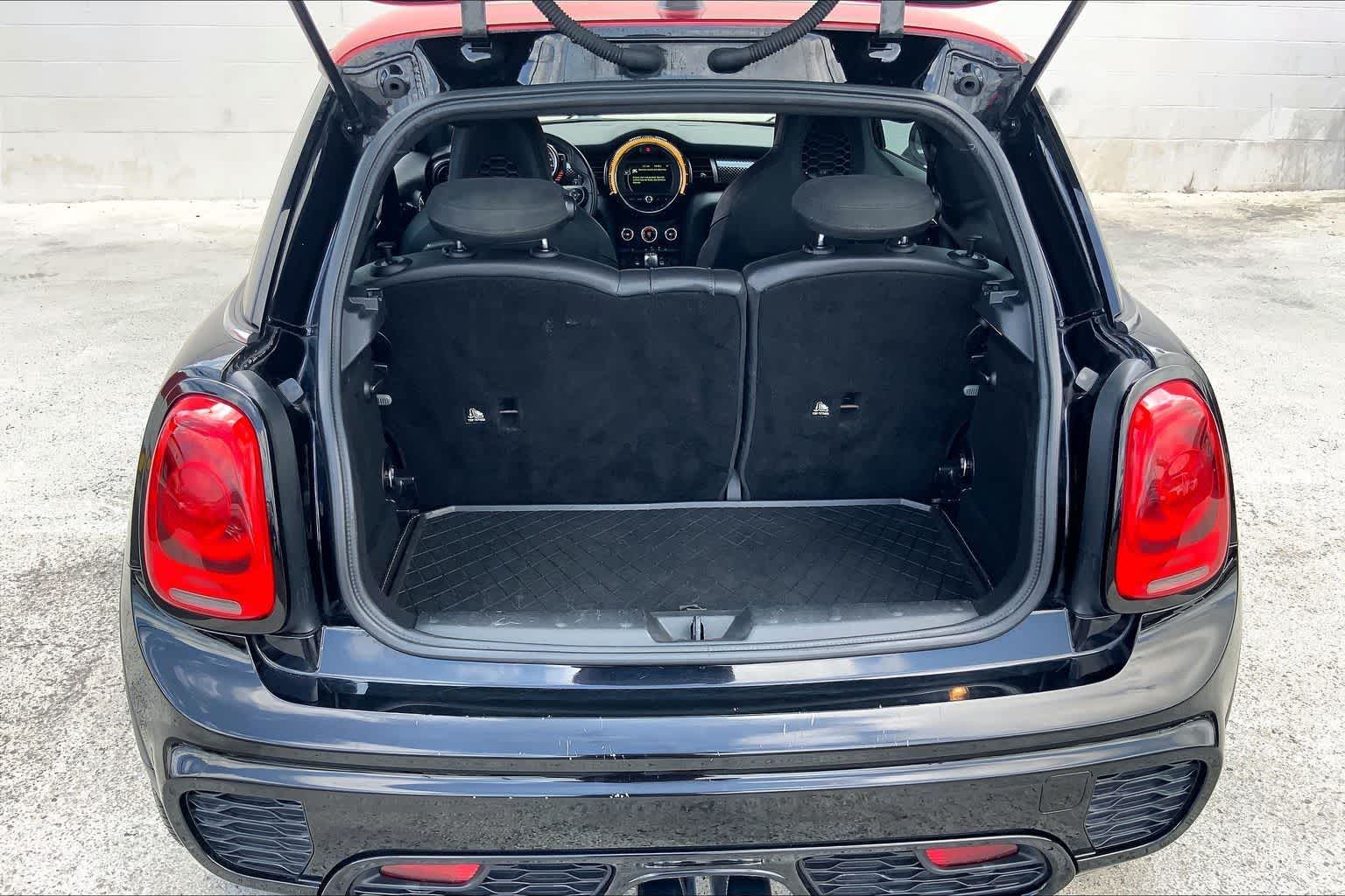 Thumbnail: 2015 MINI Cooper Hardtop - 17