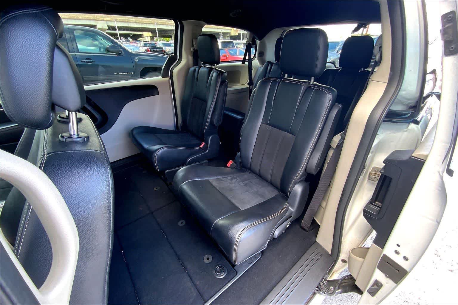 Thumbnail: 2019 Dodge Grand Caravan - 28