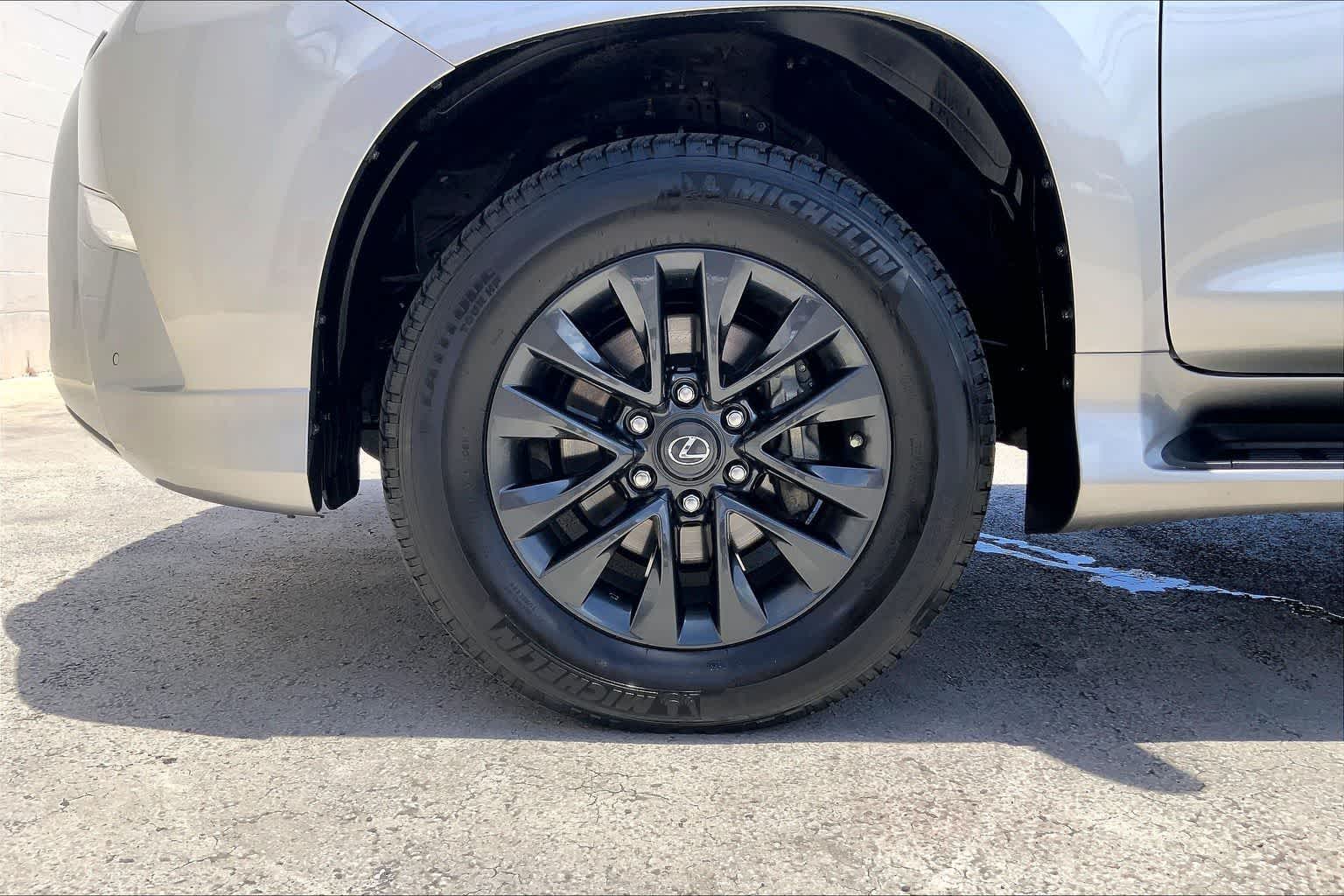 Thumbnail: 2023 Lexus GX - 9