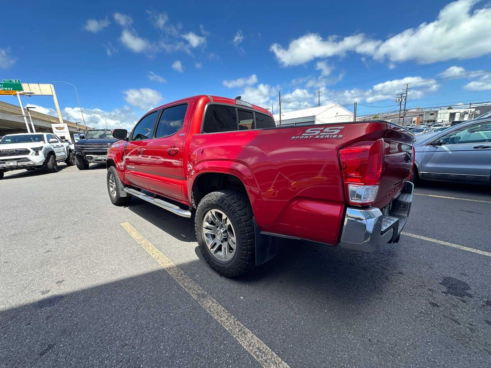 Thumbnail: 2016 Toyota Tacoma - 4