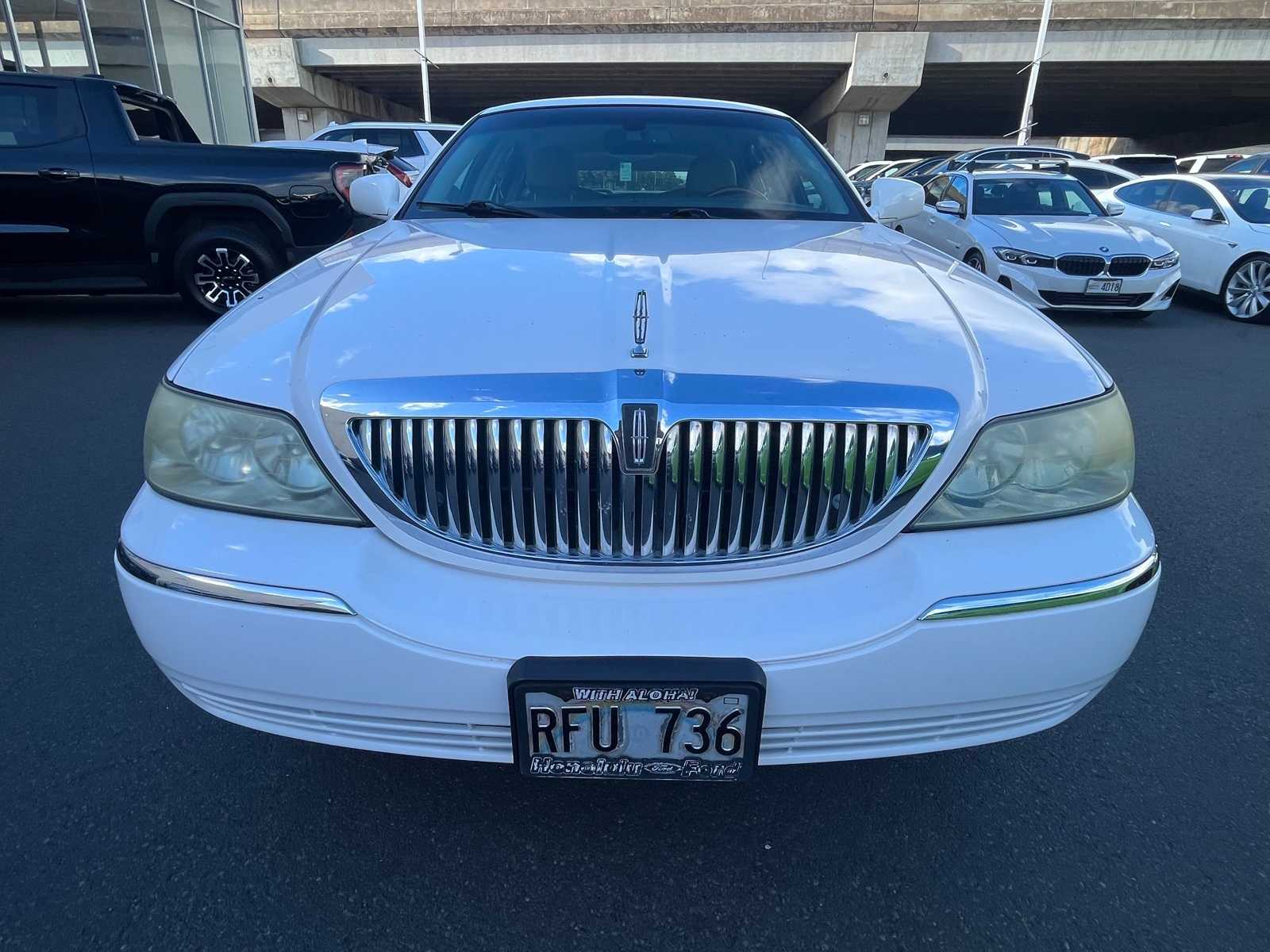 Thumbnail: 2008 Lincoln Town Car - 2