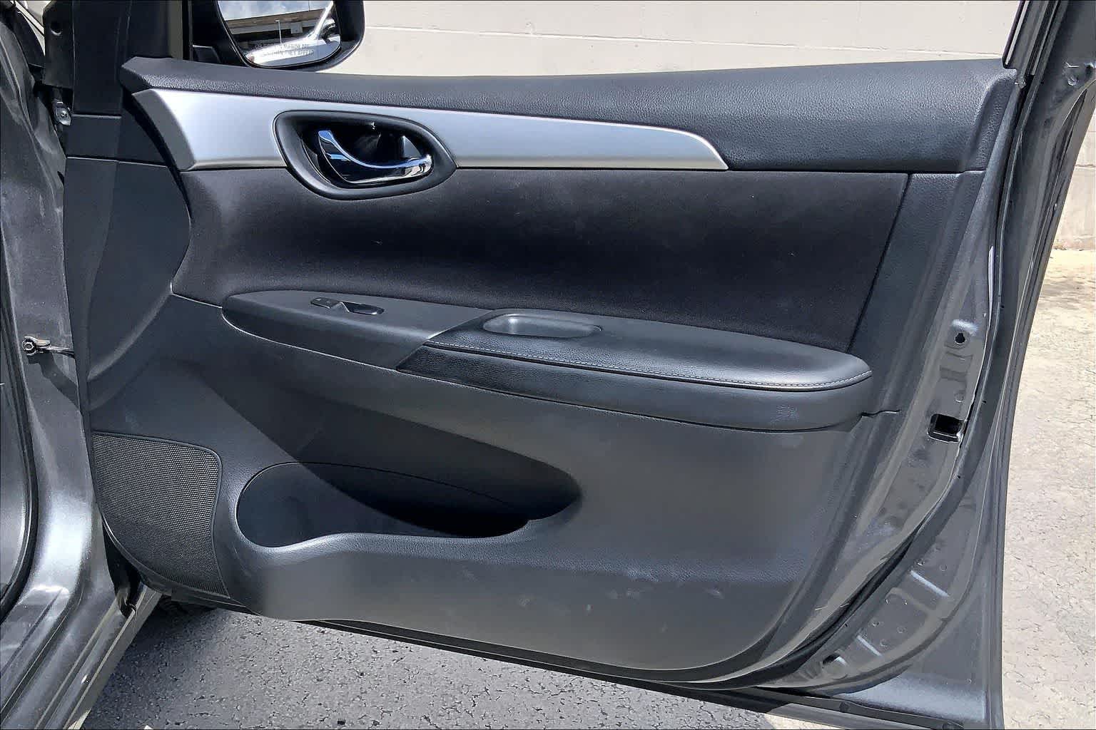 Thumbnail: 2019 Nissan Sentra - 28