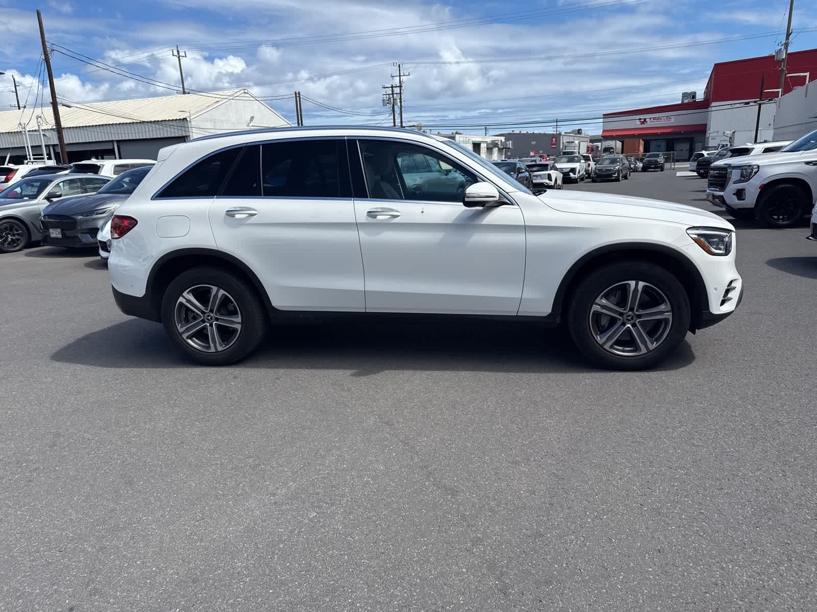 Thumbnail: 2022 Mercedes-Benz GLC - 3