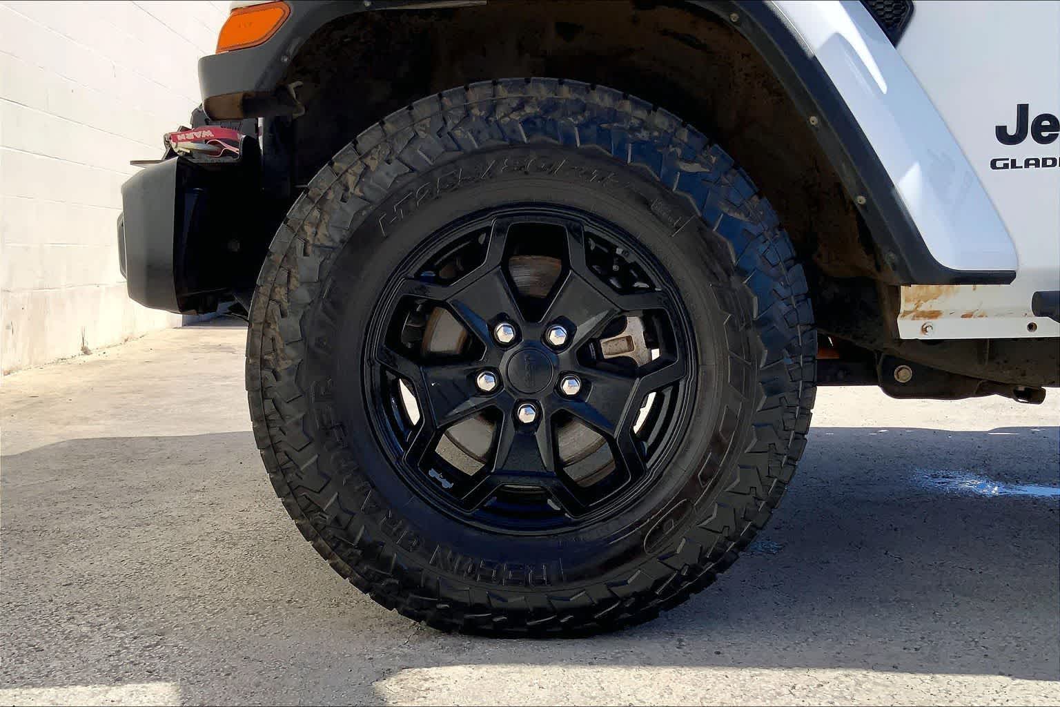Thumbnail: 2022 Jeep Gladiator - 9