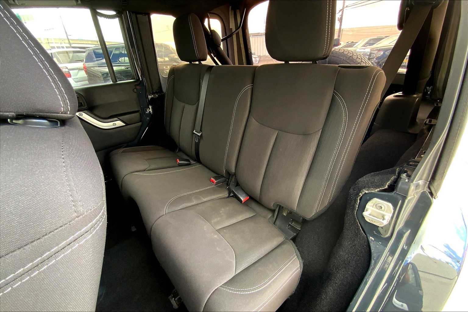 Thumbnail: 2017 Jeep Wrangler - 29